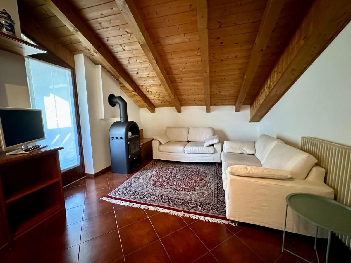 Mansarda Con Vista Apartment Giustino Exterior foto